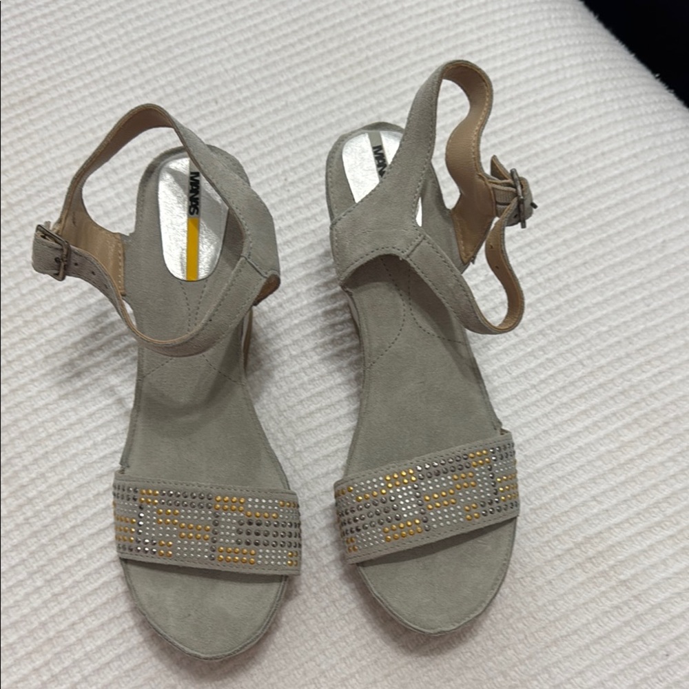 Light Gray Sandals with Ankle Strap and Metallic Embellishments